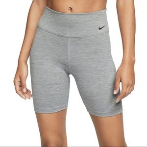 Nike One Women’s Biker Shorts 7” Size Large NWOT